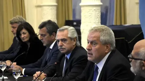 Paritaria nacional docente: acuerdan un aumento del 33,5% del salario mínimo hasta julio