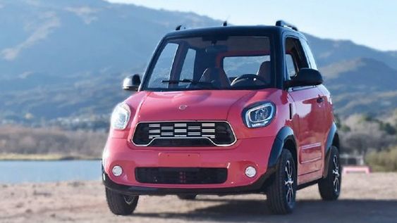 A MANO. El descuento por el pago el dólares hacen a Tito el auto más accesible.