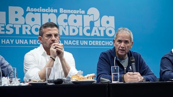 paritaria bancaria: nuevo aumento del 1,7% y el sueldo inicial supera los $2,5 millones