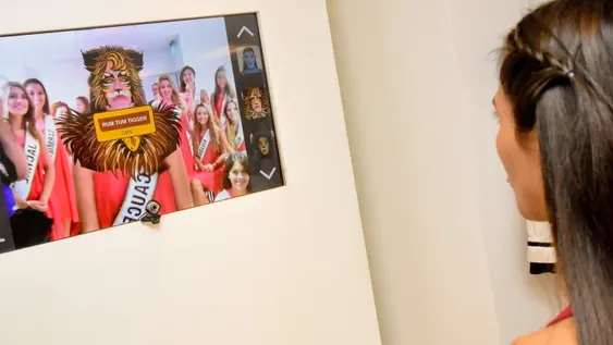 Las candidatas a Reina del Sol pasearon su belleza por el Teatro del Bicentenario