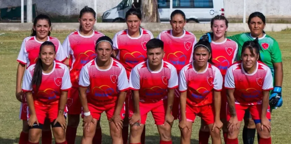 Atl. PAMPA.: Las Diablas Rojas de Jáchal se metieron en la final de la Copa de Campeones al vencer a Florida en una dramática definición del Norte futbolero donde estuvieron las iglesianas.