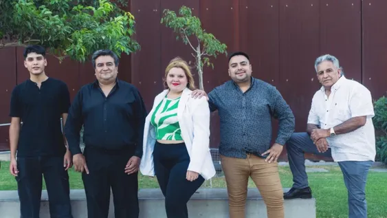 LOS BARROS. De izquierda a derecha: Lucas Domínguez, Eduardo Barros, Cintia Barros y Juan Carlos Carrizo.