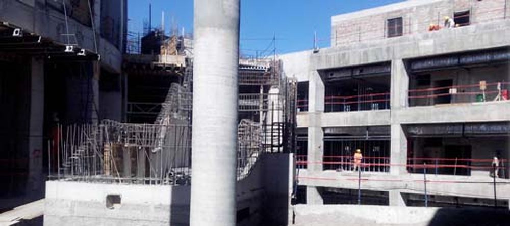 En noviembre terminan la obra gruesa del Teatro del Bicentenario y en septiembre del 2015 lo inauguran