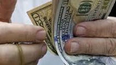 El dólar blue sube 13 pesos hasta los $270
