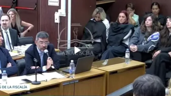 Las hijas de Maradona y Verónica Ojeda, en primera fila en la audiencia de inicio del juicio.