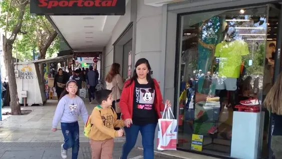 Por la llegada del frío, desde el lunes cambia el horario del comercio en San Juan