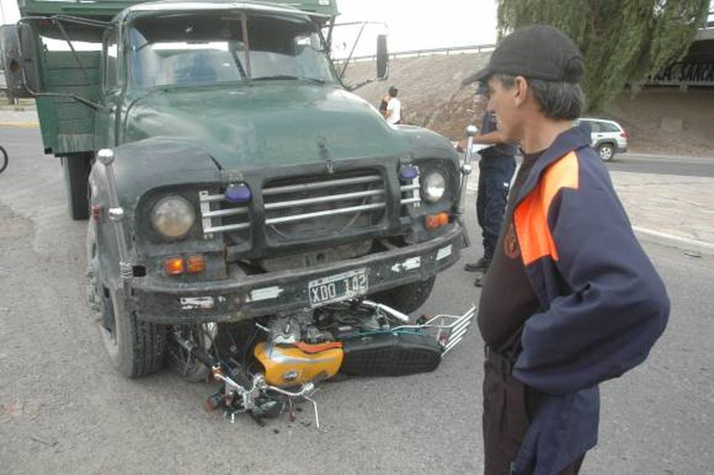 Motociclista fracturado