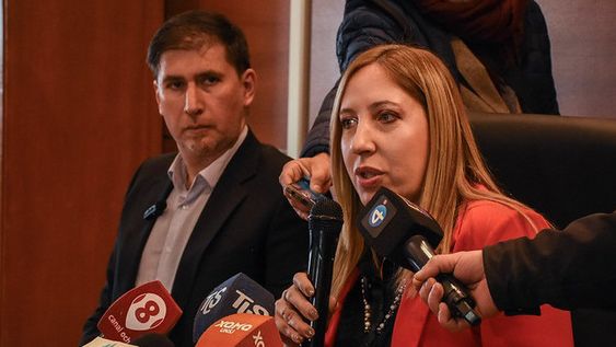 ANUNCIO. La ministra de Gobierno y el titular de la RedTulum brindaron ayer los detalles de la línea 248 E y las zonas donde brindará cobertura.