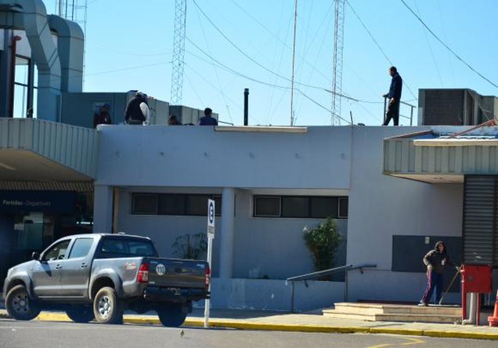 Mendoza suspende eventos pero siguen los vuelos locales