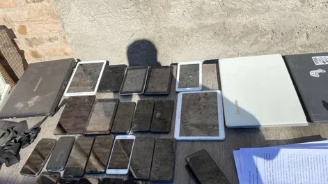 Secuestraron un numeroso botín de elementos robados y hay tres detenidos