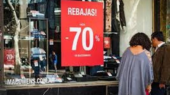 Feroz guerra contra la ropa importada: salen de remate en Argentina