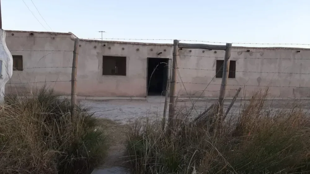 Fue a visitar a su padre luego de seis años: encontró su esqueleto