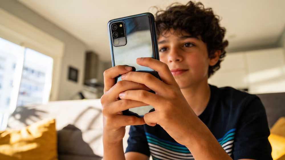 El reto viral &ldquo;NeeDoh challenge&rdquo; promueve calentar juguetes sensoriales NeeDoh en microondas, pero el gel interno puede expandirse, explotar y causar lesiones.