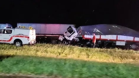 Un muerto en un impactante y múltiple choque en la autopista Córdoba-Rosario