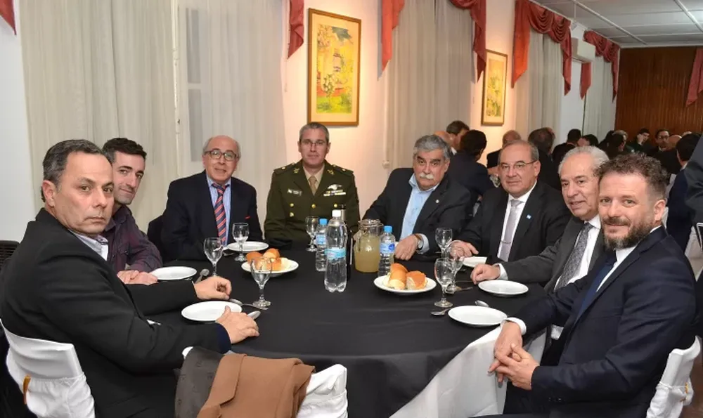 Cena de camaradería de las Fuerzas Armadas