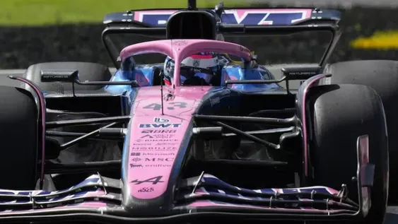 EL ALPINE sigue mostrando falta de rendimiento para ser competitivo en la parrilla.