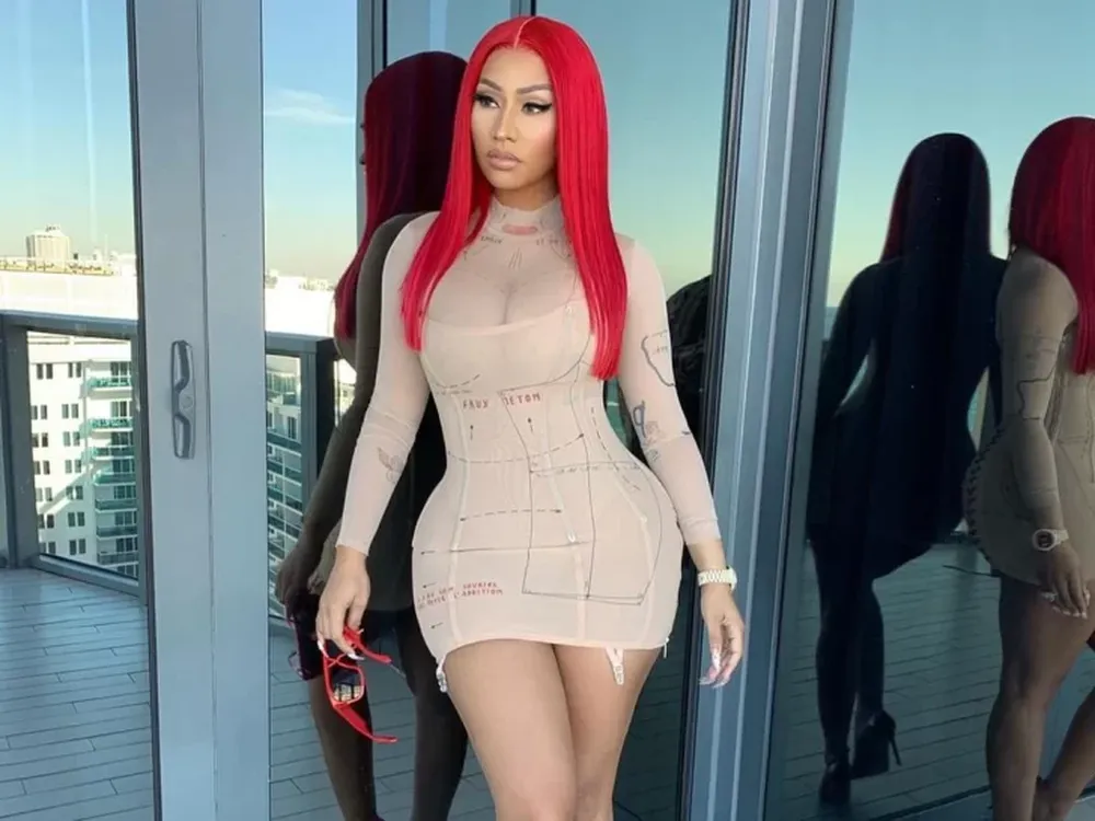 Nicki Minaj y una particular producción de fotos para anunciar su embarazo