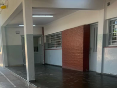 Frente de la escuela de Ullum. Frente de la escuela de Ullum.