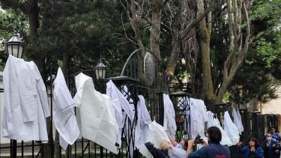 Santa Cruz busca médicos de todas las especialidades