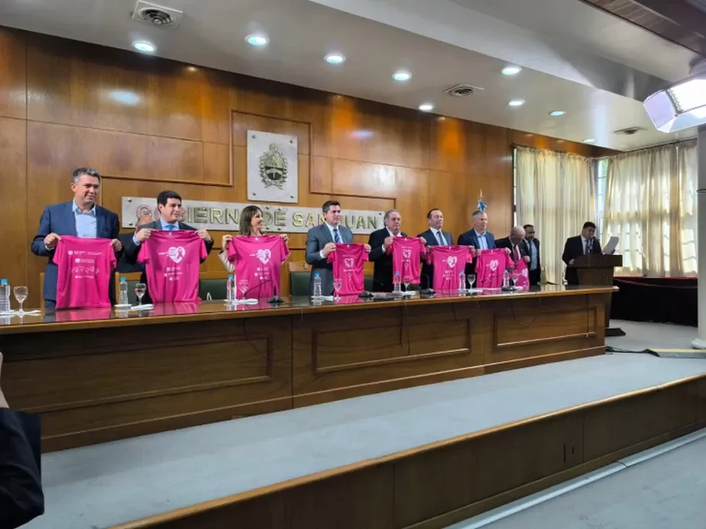 Ayer se presentó oficialmente la XIII Caminata contra el Cáncer de Mama.