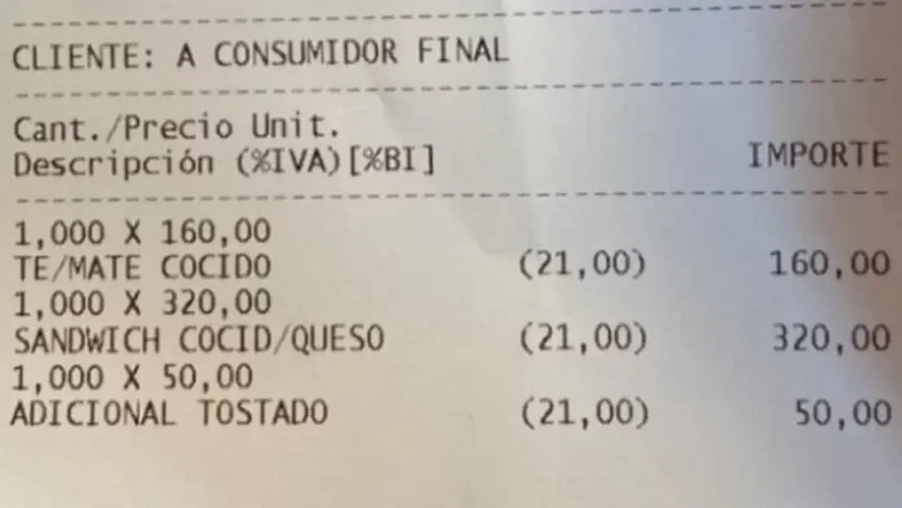 El insólito adicional que le cobraron en un bar