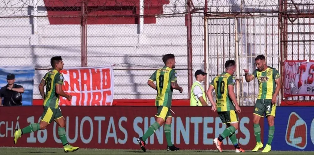 Aldosivi venció a Huracán y salió de la zona de descenso