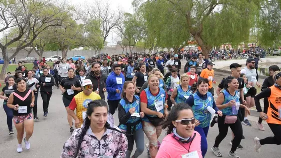 La energía de los niños le aportó alegría y entusiasmo al regreso de un maratón