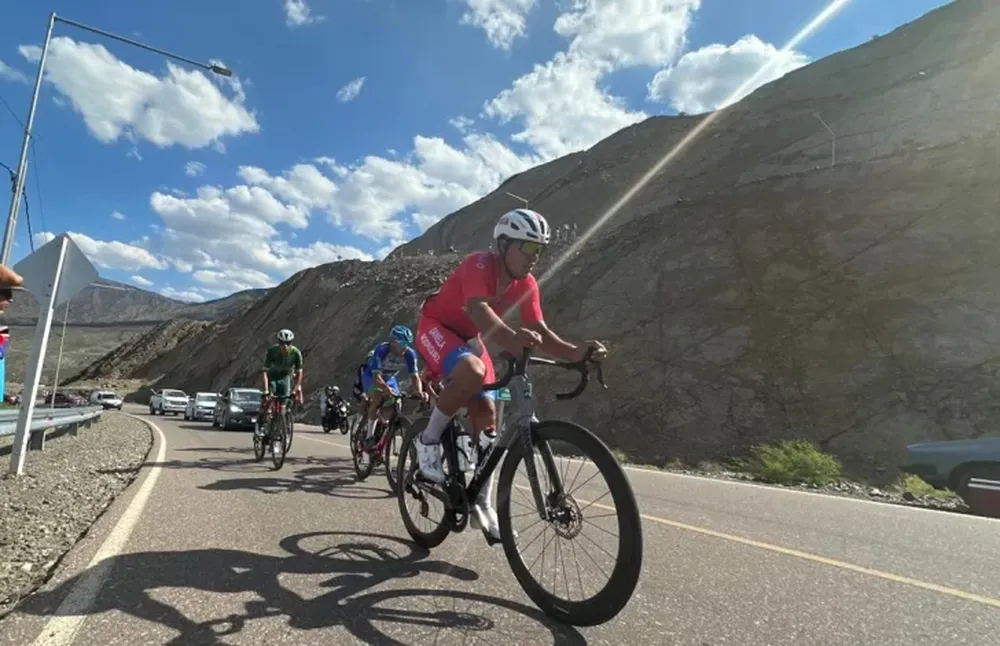 Con Ullum como epicentro, se corre la etapa contrarreloj que le va bajando el telón al Giro del Sol