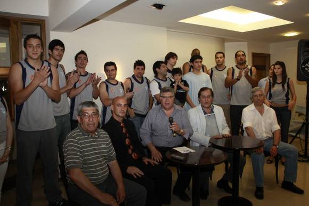 Del Bono presentó el nuevo plantel