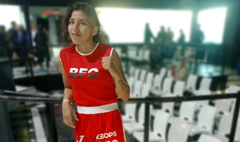 Feliz. Natacha Heredia se consagró campeona nacional de kickboxing en Carlos Paz.