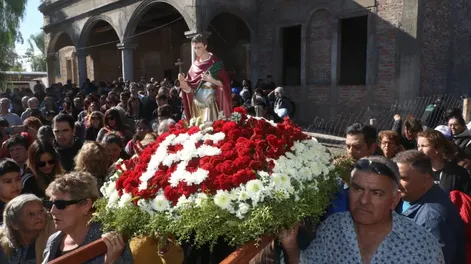 Diario de Cuyo | La Fe de multitudes. Unos 4.000 devotos de San Expedito participaron de las Fiestas Patronales en su honor que se desarrollaron ayer en Bermejo.