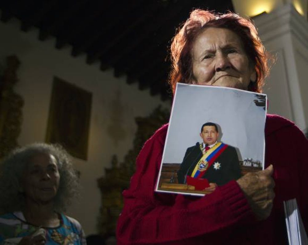 Divulgan que Chávez está en coma inducido