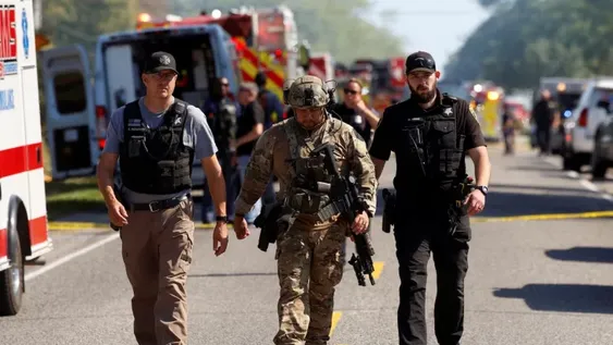 Tiroteo e incendio en una iglesia en Michigan: hubo nueve heridos y el atacante fue abatido