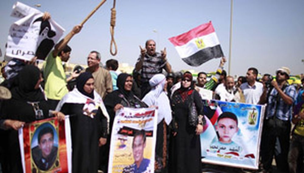 Egipcios protestaron por condena a Mubarak y piden su ejecución