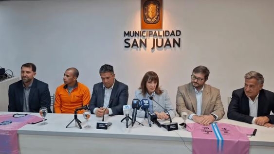 Presentación. En el palacio municipal de la Ciudad Capital quedó presentado el Nacional de Ruta 10K que se correrá este domingo.