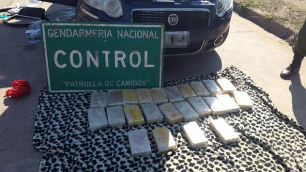 Padre e hijo detenidos con más de 2.500 kilos de marihuana