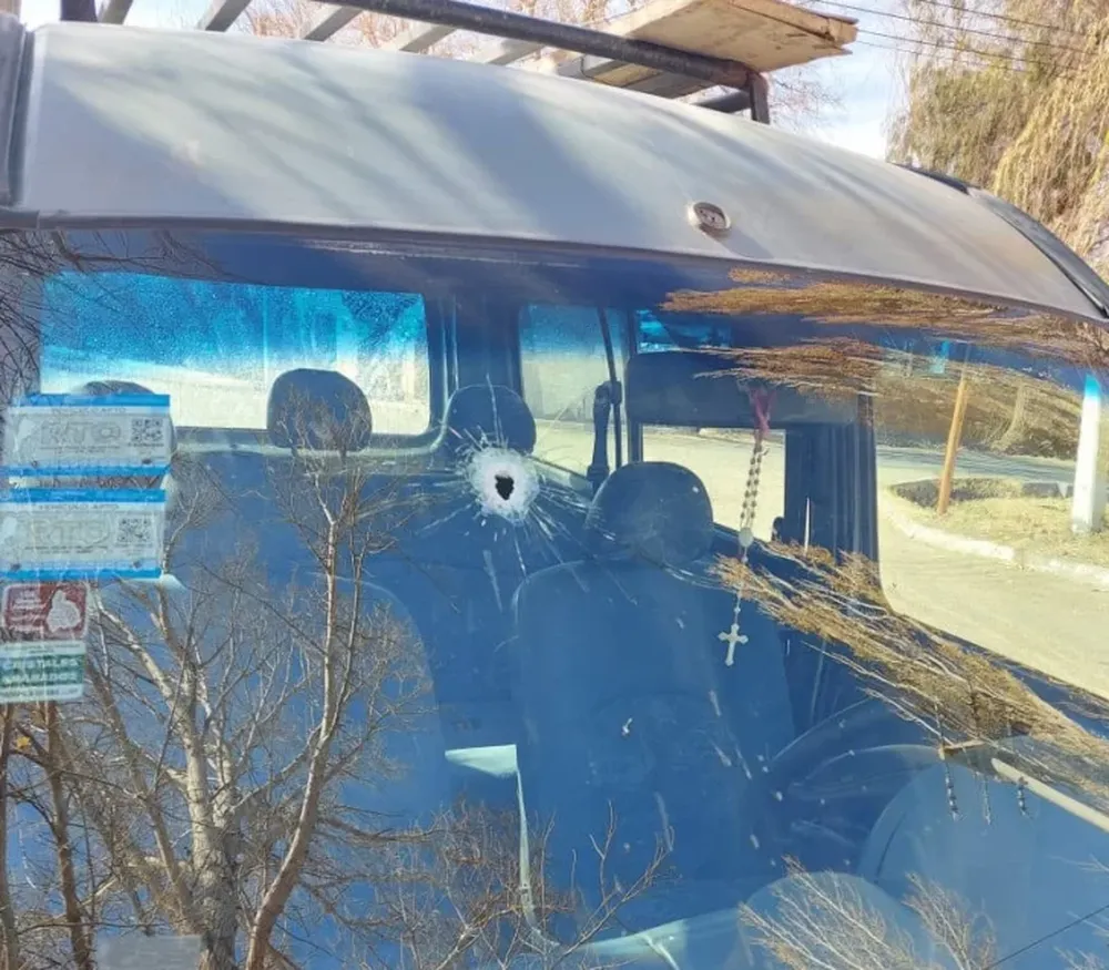 Maneja y recibe un tiro