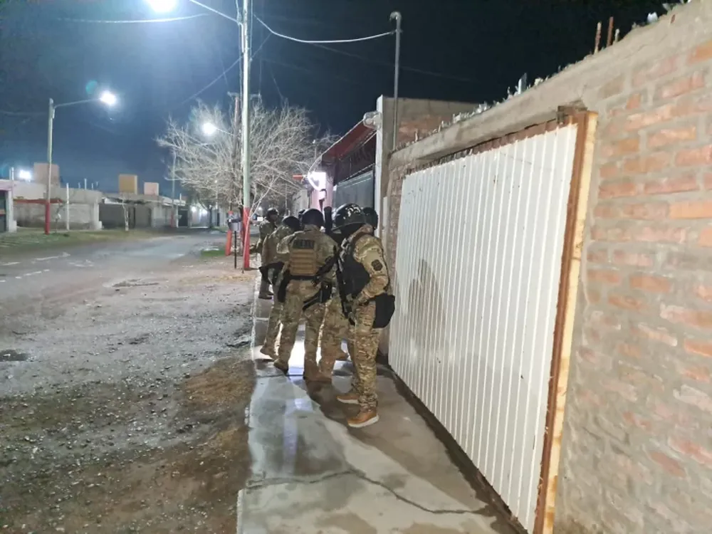 Siete allanamientos y al menos cuatro detenidos por robo de ruedas de auxilio