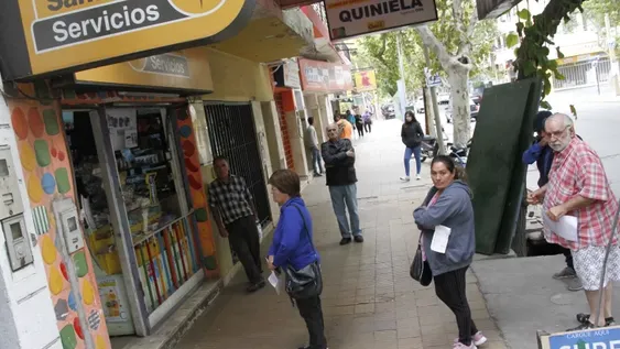 Abrieron los San Juan Servicios y la gente se agolpó para pagar