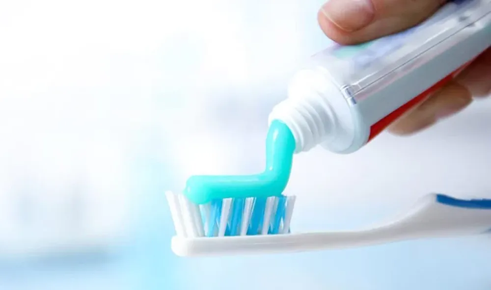 Cinco tareas, más allá de cepillarse los dientes, para cuidar la boca