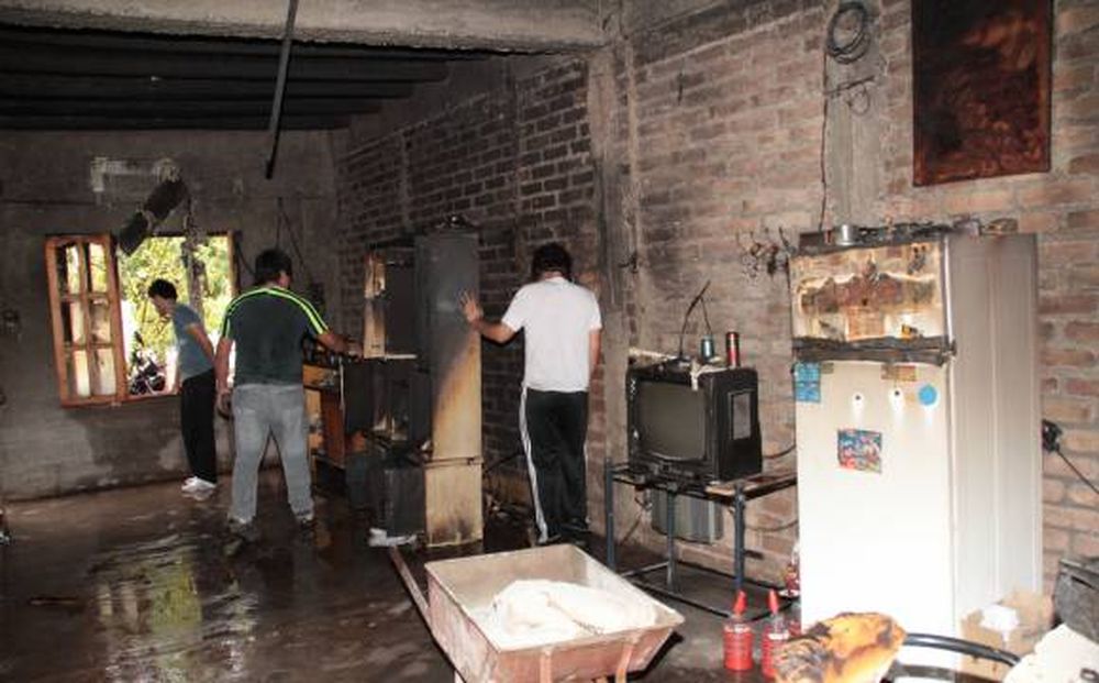 Explosión y susto en una vivienda