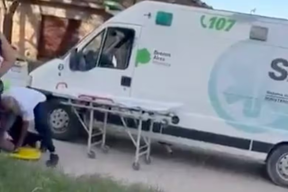 El momento en que el adolescente es golpeado.