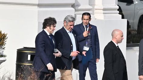 Milei les dijo a las entidades del campo que las retenciones “están en la mira”, pero por ahora no puede eliminarlas