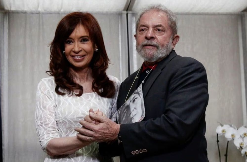 Lula da Silva viaja a la Argentina y quiere visitar a Cristina Kirchner en su prisión domiciliaria