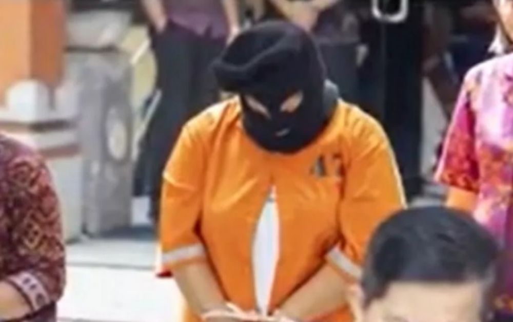 Detuvieron a una mujer que tenía cocaína en un juguete sexual que llevaba colocado en su cuerpo