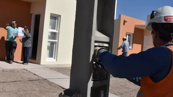 No llegan a aplicar la ley de obra pública y apuran fondos para ayudar a constructoras