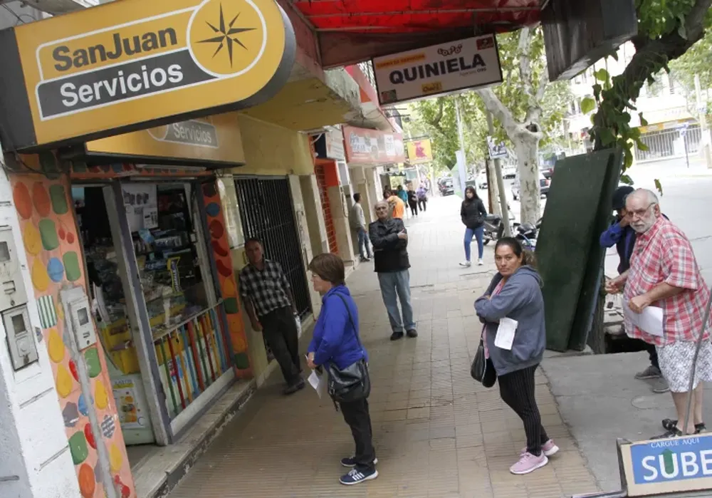 Abrieron los San Juan Servicios y la gente se agolpó para pagar