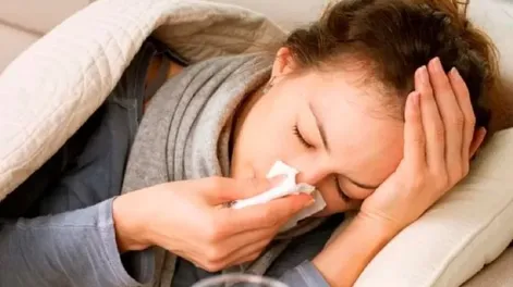 El Ministerio de Salud alertó sobre el aumento de infecciones por una bacteria que produce faringitis