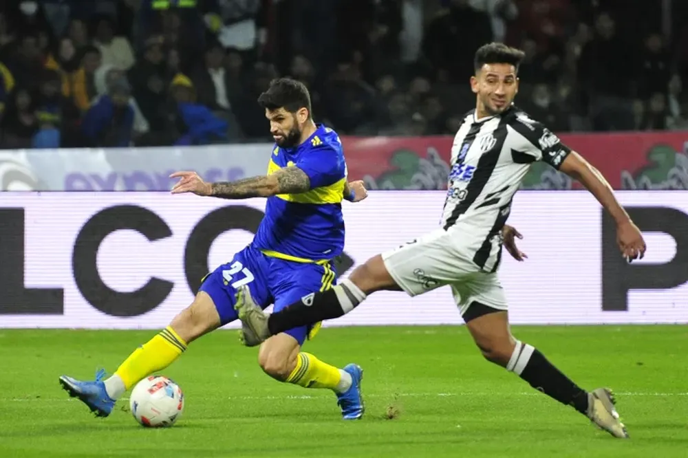 Boca cortó el gran envión que traía