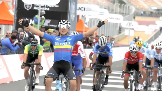 Gómez sigue dulce y Colombia, sólido